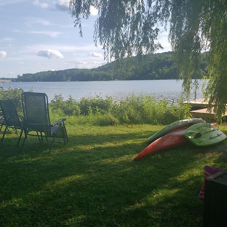 Le Nid Dore Sur Le Lac Val des Monts 外观 照片
