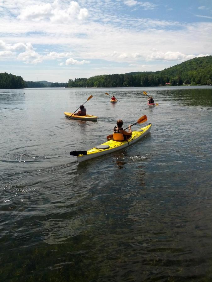 Le Nid Dore Sur Le Lac Val des Monts 外观 照片